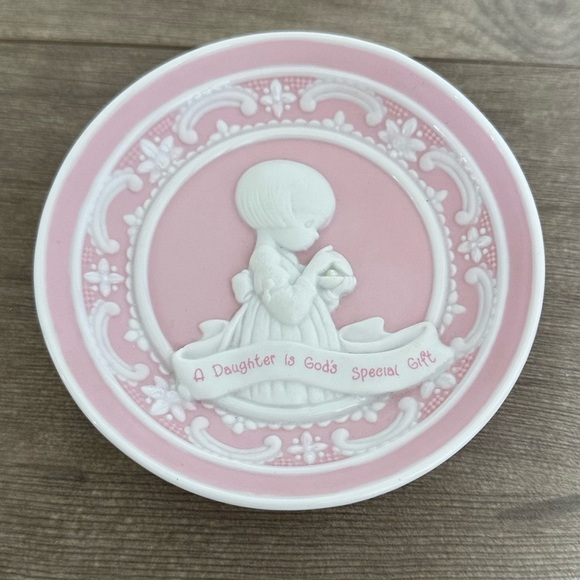 Vintage Precious Moments A Daughter is God’s Special Gift Mini Plate Art - Picture 8 of 13